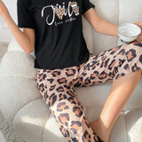 Conjunto De Pijama De Manga Corta Con Impresion De Leopardo Y Color Cafe Y Pantalon A Juego Para Mujeres