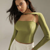 Essnce Conjunto de 2 piezas de top femenino compuesto por top de manga larga estilo crop y top de tirantes tipo camisola, ideal para vestir de fiesta