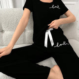 Conjunto De Pijama Para Mujer: Camiseta De Manga Corta Con Cuello Redondo Y Letras Impresas, Y Pantalones Cortos Casuales Con Cordon