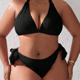 Swim Curve Conjunto de bikini de talla grande para playa de verano, unicolor, sujetador de cuello halter y fondo de bikini con tela texturizada.