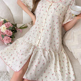 Vestido De Dormir Suelto De Manga Corta Con Estampado De Pequenas Flores Y Bolsillo Con Parche