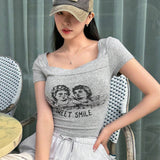 DAZY Camiseta De Mujer Con Cuello Cuadrado Con Retrato Y Letras Impresas