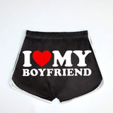 Shorts con eslogan grafico 'Amo a mi novio' para el Dia de San Valentin, con ribete contrastante