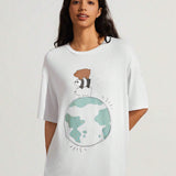 Earth Day Fanverse Picks Playera Con Dibujo Animado Y Hombros Caidos