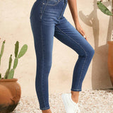 Jeans de mujer casual y sencillos lavados en corte ajustado