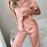 Juego de pijama de manga corta y pantalon largo de color solido con ribete de contraste y estampado de corazones de seda simulada