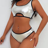 Swim SXY Conjunto de bikini con ribete de contraste sin cableado con huecos, acompanado con una falda cubierta retorcida en la parte frontal para la playa en verano