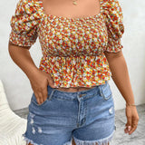 Frenchy Blusa de manga corta con cuello cuadrado con diseno de estampado floral pequeno con corte y volantes en el dobladillo para la temporada de vacaciones de verano y ropa casual, a plus