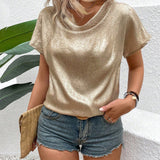 Blusa casual de cuello alto dorado con manga corta