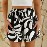 VCAY Shorts de mujer con impresion en blanco y negro, de moda para vacaciones