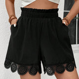 VCAY Shorts comodos para mujer con cintura elastica y detalle de encaje en contraste en el dobladillo