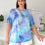 Camiseta larga y holgada estilo Tie Dye para mujeres de a grande con dee decorativo de parche y hombros caidos, cuello redondo, ideal para el verano