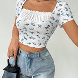 Camiseta de verano casual y ajustada para mujer con mangas cortas con acolchado floral pequeno para vacaciones