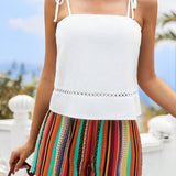 Essnce Conjunto de top blanco de tirantes finos para mujeres y shorts a rayas para las vacaciones de verano en Hawai