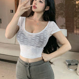 DAZY Top corto de verano para mujer con mangas cortas, cuello redondo grande y diseno ajustado con detalles transparentes