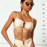 MISSGUIDED Top de bikini con detalle de metal y pliegues
