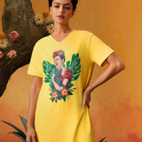 Frida Kahlo X  Vestido de dormir holgado de verano con cuello en V y estampado de botanica y personaje con hombros caidos