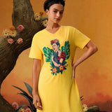 Frida Kahlo X  Vestido de dormir holgado de verano con cuello en V y estampado de botanica y personaje con hombros caidos