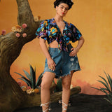 Frida Kahlo   Blusa de a grande con estampado tropical, mangas acampanadas y corte frontal con lazo, adecuada para vacaciones de verano