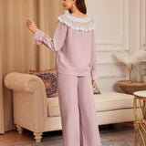 Conjunto de pijama rosa tamano estandar para mujeres con top de encaje de cuello en V y mangas largas empalmado con pantalones