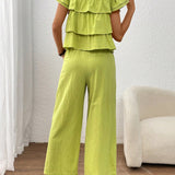 Essnce Conjunto de verano casual verde con diseno de capas, tejido solido, cuello cuadrado y pantalon recto para vacaciones y ocio.