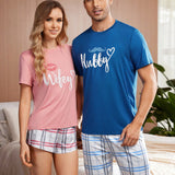 Conjunto de pijama para mujer de verano con una camiConjuntoa de manga corta impresa con labios y letras, junto con shorts a cuadros