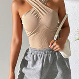 Essnce Body sin mangas de cuello halter cruzado para mujer con capucha, estilo de ajuste delgado, diseno tipo wasteland