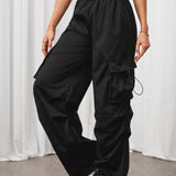 Tall Pantalon negro cargo con bolsillo con solapa en el costado y cintura con cordon