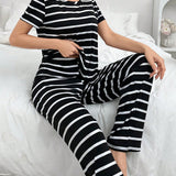 Conjunto de pijama para mujer con camiConjuntoa de manga corta y pantalones largos a rayas blancas y negras