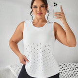 Sport Studio Camiseta deportiva de talla grande para mujer en unicolor con corte laser