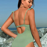 Swim Chicsea Bikini de 1 pieza para mujer de unicolor con cuello en forma de corazon, detalle frontal de torsion y ribete de volantes para vacaciones en la playa