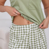 Conjunto veraniego de pijama comodo con top de tirantes verde casual y shorts de cuadros estampados