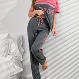 Conjunto de pijama de verano con top y pantalones cortos con estampado de letras y bloqueo de colores