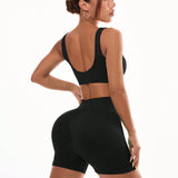 Sport Studio Conjunto de chandal de mujer con chaleco ultra corto y pantalones cortos en unicolor, ajustados para la forma fisica