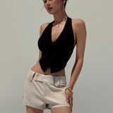Aloruh Shorts super cortos y cenidos para mujeres en color caqui de talle bajo para uso diario