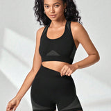 Yoga Futuristic Conjunto deportivo de yoga para mujer con camiseta sin mangas de espalda cruzada y shorts de ciclismo