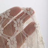 DAZY Blusa transparente de malla floral para mujer con corte ajustado, gran escote redondo y mangas largas