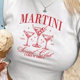 Camiseta corta de a grande para cocteles y martinis, dejando al descubierto la parte media del abdomen