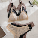 Conjunto de ropa interior romantica de encaje sin alambre de 6 piezas con sosten y panty