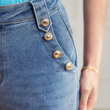 MOTF Classy JEANS AJUSTADOS CON BOLSILLOS EN DIAGONAL Y DETALLE DE BOTON DORADO