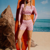 VARSITIE Conjunto basico de verano deportivo para surf con estampados y copa en el pecho, que incluye top de tirantes y shorts