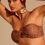 MUSERA Top de bikini con estampado de leopardo y un solo tirante tipo bandeau (Solo la parte superior)