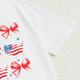 Camiseta de manga corta con cuello redondo con patron de banderas y lazo para el Cuatro de Julio, Dia de Independencia de Estados Unidos. Atuendo casual y divertido para el 4 de julio. Perfecto para las fiestas del 4 de julio