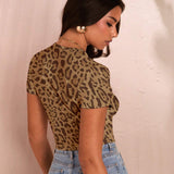 Camiseta Slim-fit corta para mujer con estampado de leopardo, ideal para verano