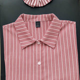 Camisa casual con rayas rojas, holgada y corta