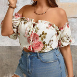 Blusa Plus con diseno floral, hombros descubiertos, ribete de volantes y nudo frontal