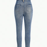 MOTF Classy JEANS AJUSTADOS CON BOLSILLOS EN DIAGONAL Y DETALLE DE BOTON DORADO