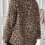 Blusa de manga enrollable con estampado de leopardo en a grande