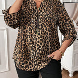 Blusa de manga enrollable con estampado de leopardo en a grande