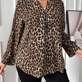 Blusa de manga enrollable con estampado de leopardo en a grande